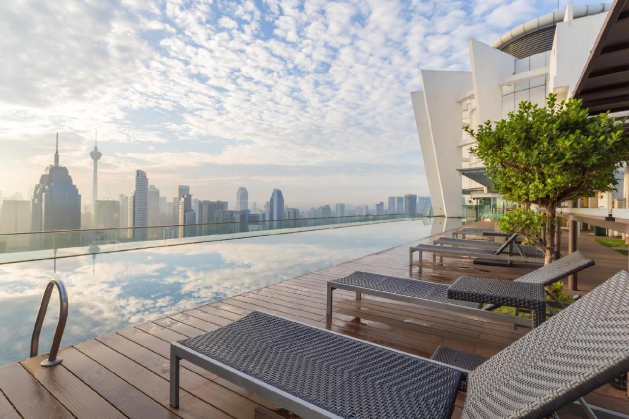 Klcc Regalia Suites Infinity Pool Kuala Lumpur Exterior photo